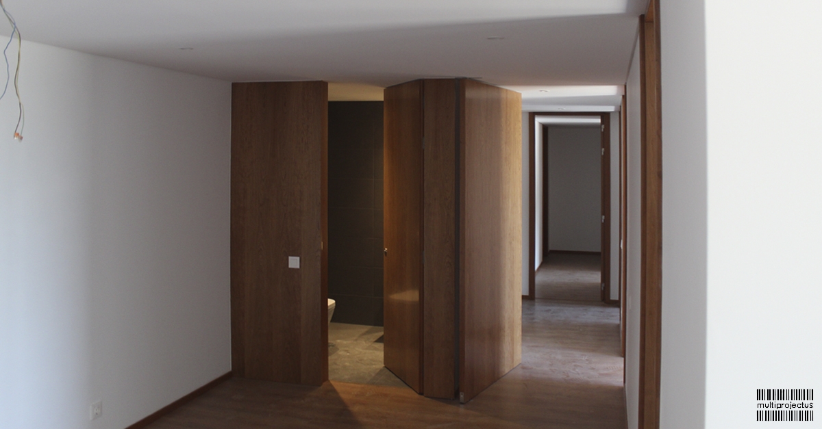 Hall de apartamento de luxo em unidade habitacional - Asprela - CONSTRUÇÃO HABITAÇÃO - Multiprojectus