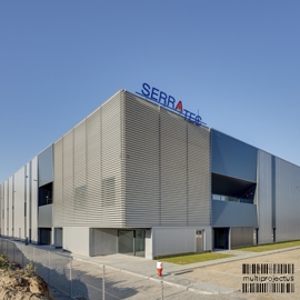 Vista exterior de unidade industrial  - Serratec - CONSTRUÇÃO INDUSTRIAL - Multiprojectus